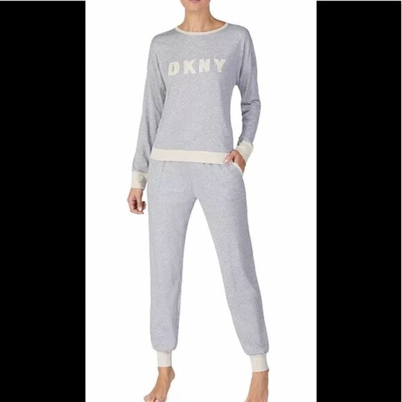 DKNY Gray and light pink pajamas set with draw string and pockets - Picture 1 of 8